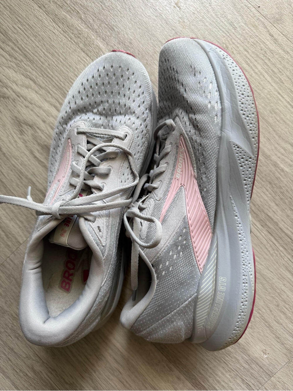 Brooks Adrenaline GTS 24 Women’s Size 10 Wide Gray Pink Running Shoes